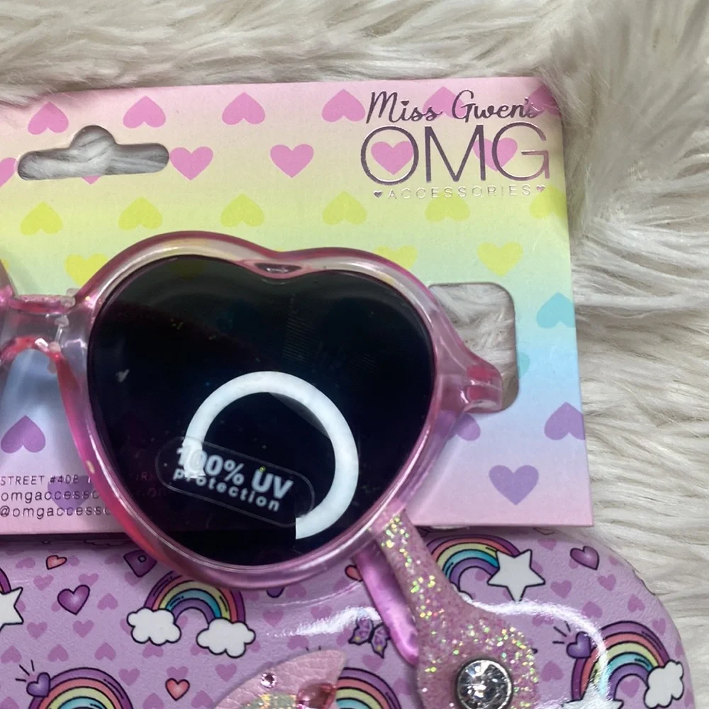 Miss Gwen’s OMG Accessories Pink Heart Sunglasses Hard Case Set